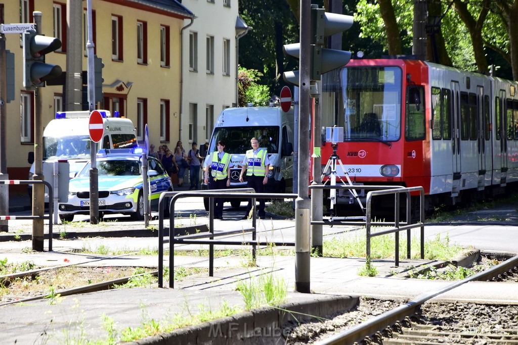 VU Roller KVB Bahn Koeln Luxemburgerstr Neuenhoefer Allee P124.JPG - Miklos Laubert